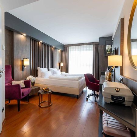 Plaza Premium Karlsruhe Hotel Ngoại thất bức ảnh